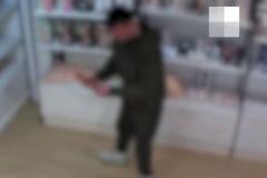 В Екатеринбурге мужчина ограбил магазин для взрослых, чтобы подарить фаллоимитатор женщине