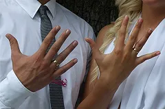 Гражданский брак предлагают приравнять к законному супружеству