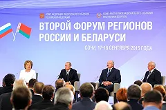 Лукашенко вступил в полемику с Назарбаевым на молочную тему