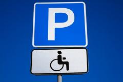 На Урале ужесточат контроль за парковками для инвалидов
