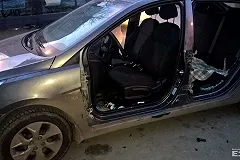 В Екатеринбурге воры сняли все двери с иномарки, припаркованной во дворе