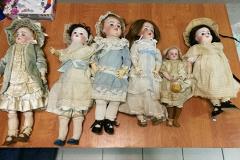 На Шереметьевской таможне пресекли незаконный ввоз партии антикварных кукол