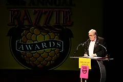 Кэмерон Диаз и Майкл Бэй получили «Золотую малину»