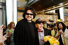 Филипп Киркоров приехал в Екатеринбург на поезде и сходил на концерт Орбакайте