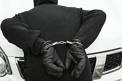 Один из малолетних налетчиков на салоны сотовой связи заключен под стражу