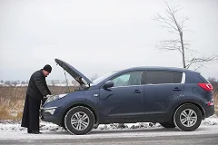 Священник РПЦ рассказал об отношении рядовых клириков к роскоши и патриарху Кириллу