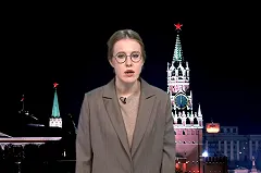 Кандидат в президенты Собчак устроила танцы у входа в церковь