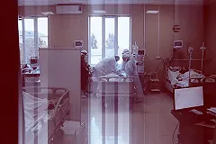 Попова назвала ситуацию с COVID-19 в России напряженной