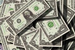 Может подняться до 140 рублей: екатеринбургский аналитик рассказал о возможном курсе доллара