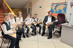 Екатеринбургского учителя обвинили в удушении детей