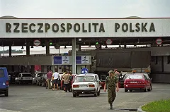 Украинский футболист отказался от паспорта и выучил польский гимн