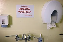 Производители сушилок для рук успокоили посетителей общественных туалетов