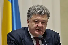 Порошенко в Австралии поклонился почетному караулу