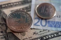 Официальный курс евро теперь выше 70 рублей