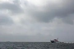 Не спасли, но сняли на видео: в Крыму во время шторма утонул мужчина