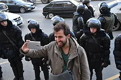 Задержано более сотни участников несанкционированной акции в центре Москвы