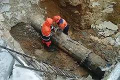 На Уралмаше 17 многоквартирных домов полдня оставались без воды после аварии