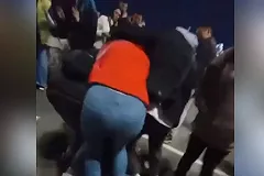 Екатеринбуржцы устроили массовую драку после салюта