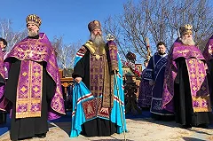 Пять тысяч человек пришли на молебен за строительство храма святой Екатерины