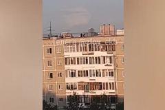Екатеринбурженка заметила толпу подростков на крыше высотки