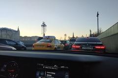 В избиение екатеринбургским бизнесменом водителя такси вмешался МИД Киргизии