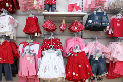 Гринпис обнаружил в детской одежде опасные вещества