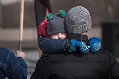 Обманутые дольщики Екатеринбурга и Арамиля вышли к предвыборному штабу Путина