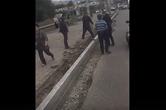 В центре Екатеринбурга велосипедист устроил драку с водителем маршрутки