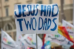 Суд в Китае отказался рассмотреть иск к местному ЗАГС однополой пары