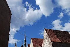 В Латвии потерявшей детей в ТЦ матери запретили позвать их на русском языке