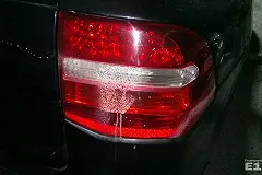 В Екатеринбурге облили кислотой Porsche Cayenne девушке, которая собралась замуж