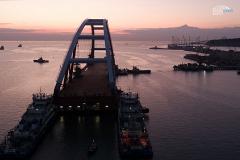 Генподрядчик назвал срок соединения двух частей Крымского моста