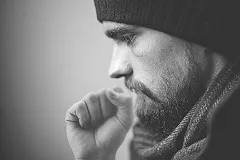 Врачи назвали симптомы рака, которые можно спутать с новым штаммом «омикрон»