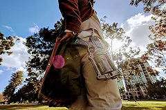 В девочку-подростка выстрелили из ракетницы на фудкорте в Петербурге