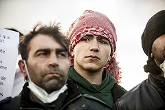 Мать отправила сына в «психушку» за участие в пикете в поддержку Павленского