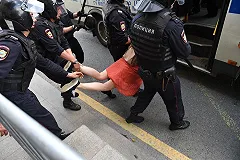 В штаб Навального в Екатеринбурге пришел ОМОН