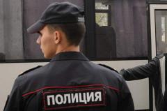 В центр Екатеринбурга съехались десятки полицейских
