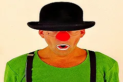 В Екатеринбурге во время акции в честь 9 мая полиция задержала клоуна