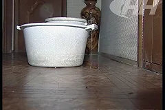 На Уралмаше дом затопило кипятком из-за забывчивых рабочих, делавших капремонт