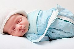 Врач Пироговки ответила, нормально ли, что для успокоения зумеры сосут соску