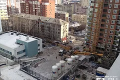 Рабочего, по вине которого погиб машинист башенного крана, судят в Екатеринбурге