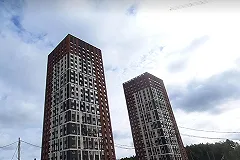 В Екатеринбурге женщину облили кислотой на парковке ЖК