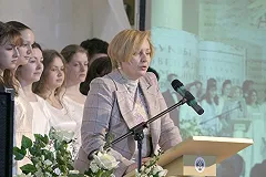 Людмилу Путину заметили в аэропорту Лондона (ФОТО)