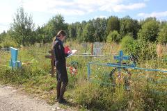 На Урале владелец похоронной конторы украл с кладбища оградку