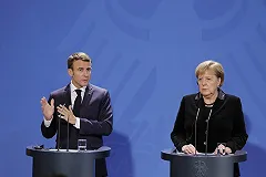 Макрон и Меркель потребовали от России освободить украинских моряков