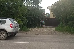 Семилетний мальчик погиб под машиной, испугавшись собаки, в Березовском