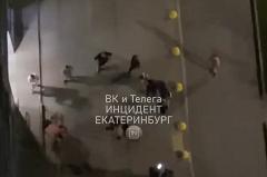 Екатеринбуржцы устроили массовую драку во дворе ЖК на Вторчермете