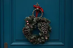 Юристы предупредили о штрафе за самовольное украшение дома к Новому году