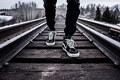 Поколению, рождённому в 80−90-е, предрекли бедность и раннюю смерть