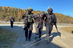 Свердловские полицейские задержали банду рэкетиров